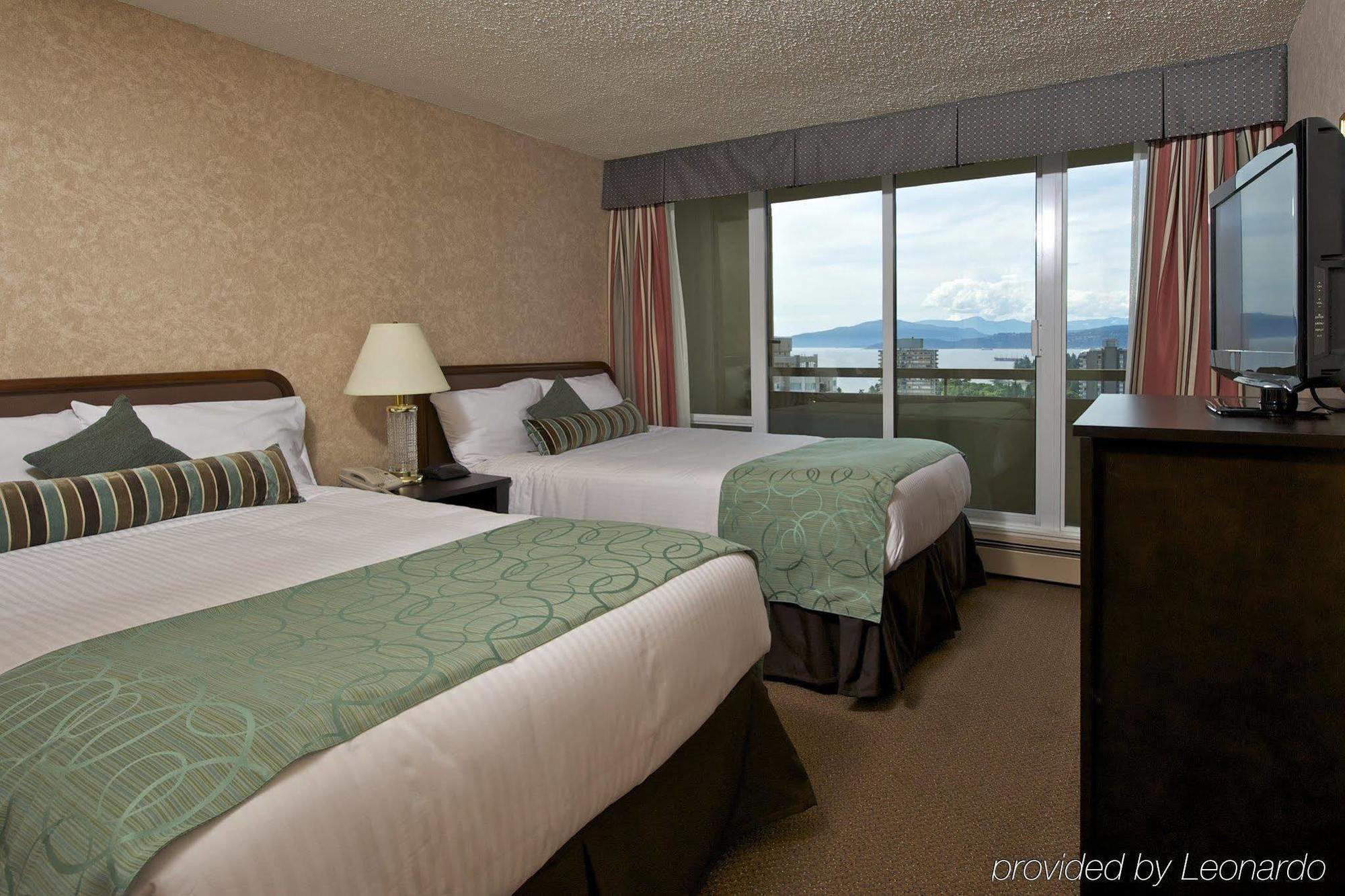 Coast Plaza Hotel And Suites 溫哥華 客房 照片
